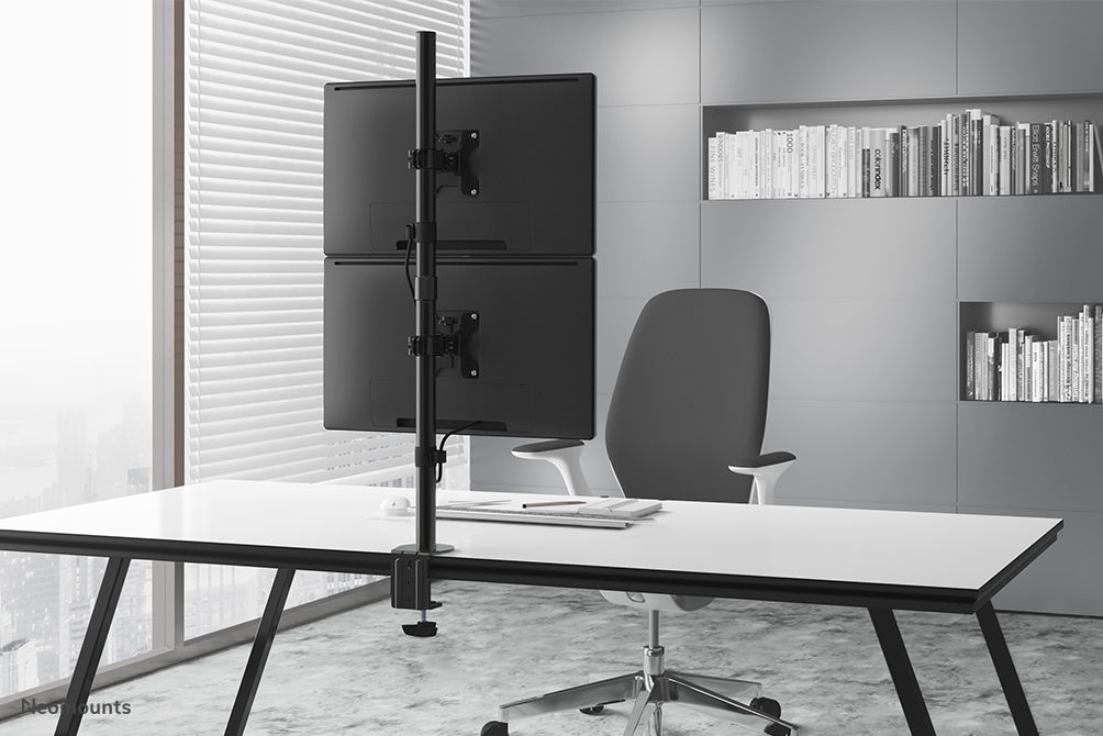 Neomounts FPMA-D550DV zwart is een bureausteun voor 2 flat screens t/m 32 inch - Zwart