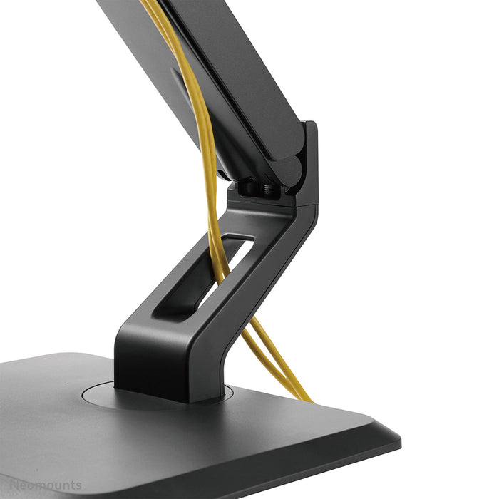 Neomounts FPMA-D885 zwart is een bureausteun voor flat screens t/m 32 inch (81 cm)