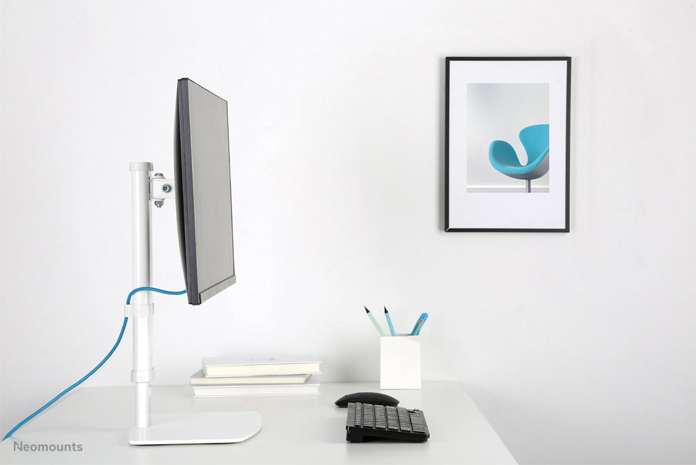 Neomounts FPMA-D890 wit is een bureausteun voor flat screens t/m 30 inch (76 cm).