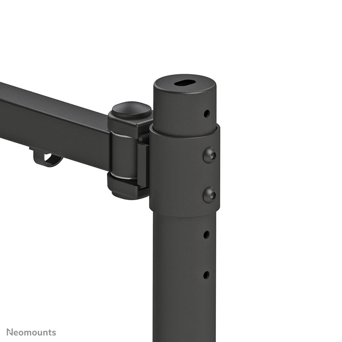 Neomounts FPMA-D960 zwartPLUS is een bureausteun met 3 draaipunten voor curved screens t/m 49 inch (124 cm).