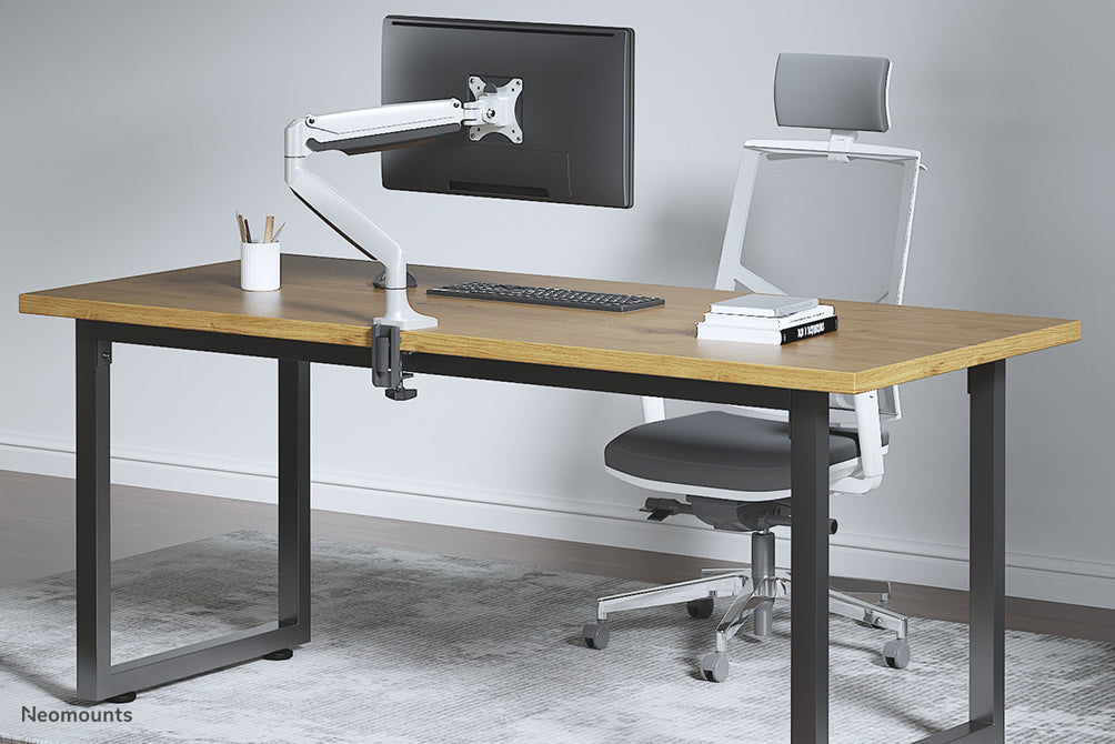 Neomounts NM-D750 wit is een bureausteun met gasveer voor flat screens t/m 32 inch (82 cm).