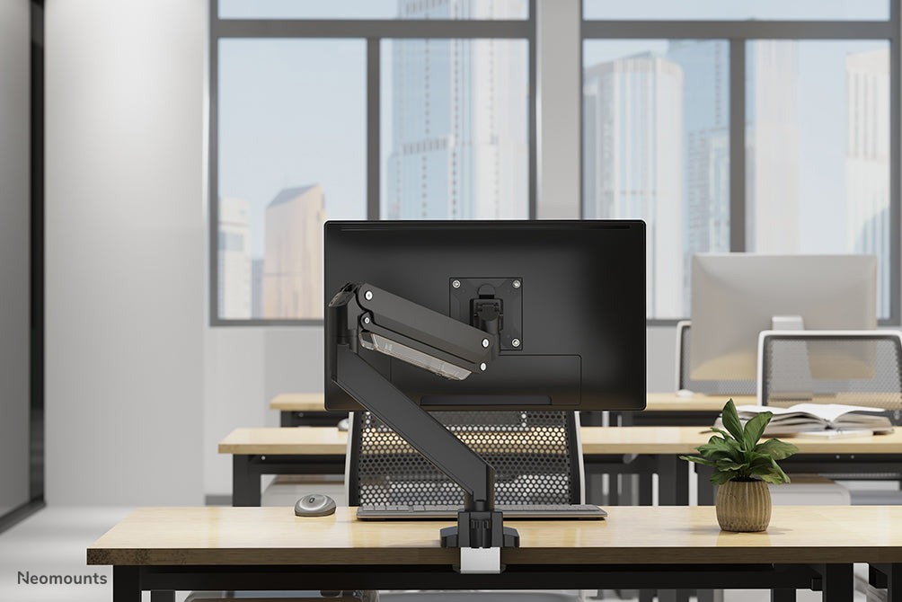 Neomounts NM-D775black is een gasgeveerde bureausteun voor flat screens t/m 32 inch (81 cm) - Zwart