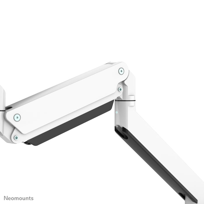Neomounts NM-D775DX3 wit is een gasgeveerde bureausteun met crossbar en hendel voor flat screens t/m 27 inch (68,6 cm).