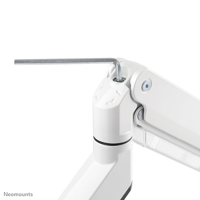 Neomounts NM-D775DX wit is een gasgeveerde bureausteun met crossbar en hendel voor flat screens t/m 32 inch (81 cm).