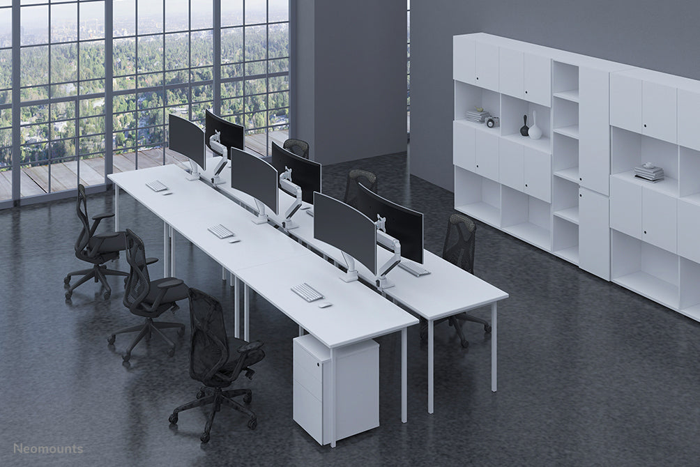 Neomounts NM-D775 witPLUS is een gasgeveerde bureausteun voor curved monitors t/m 49 inch (124 cm) - Wit