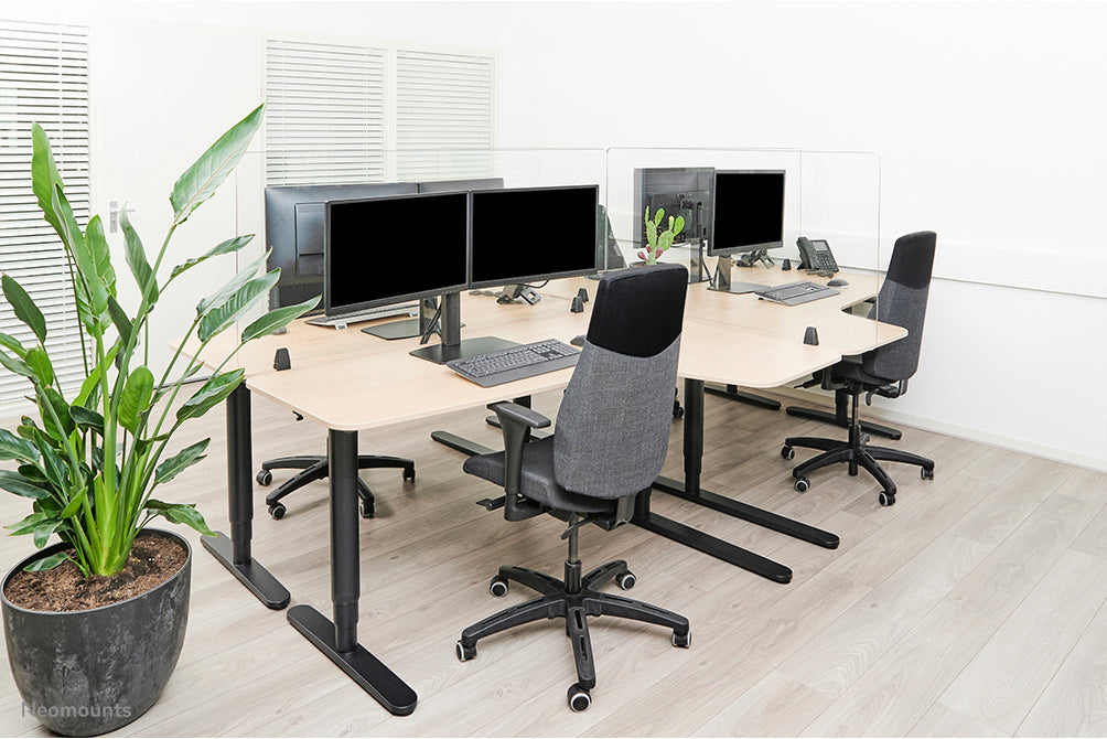 Neomounts NS-GLSPROTECT160 is een duurzaam glazen scherm van 158 cm dat afstandsbescherming biedt op de werkvloer - Gehard, transparant glas, 100% recyclebaar