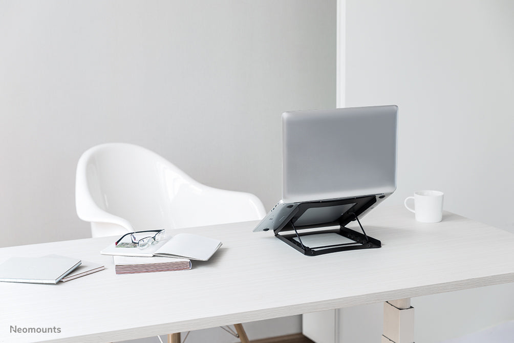 Neomounts NSLS075 zwart is een bureaustandaard voor een notebook - Zwart