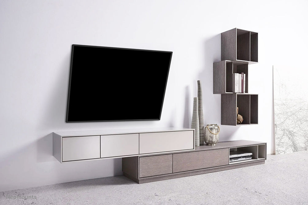Neomounts WL35S-850BL18 kantelbare wandsteun voor 43-98 inch schermen - Zwart